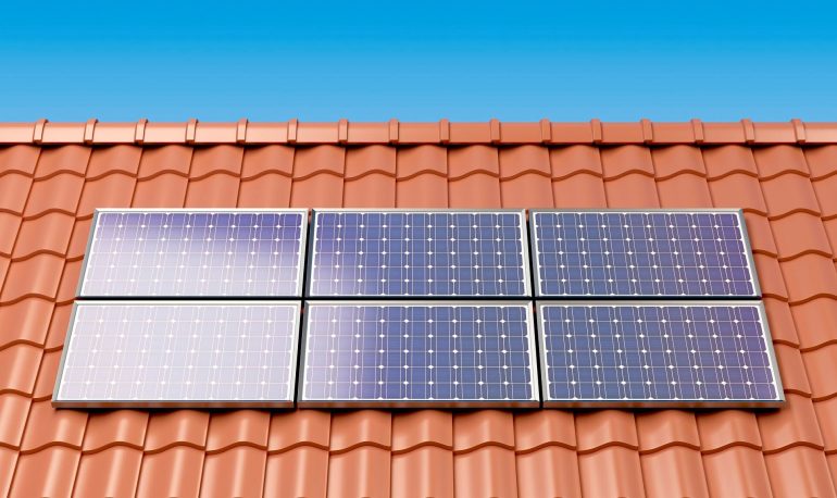 solar-panels-on-the-roof-of-a-house-producing-P6NRS32 (1)